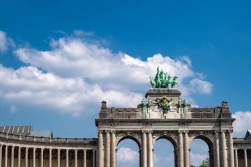 Obraz premium Triumphal Arch at Jubelpark Cinquantenaire Park in City of Brussels, Belgium