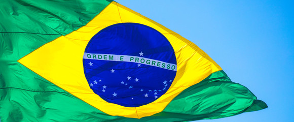 Bandeira do Brasil ao vento