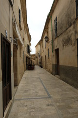 Fototapeta na wymiar Die Altstadt von Alcúdia, Mallorca, Balearen, Spanien