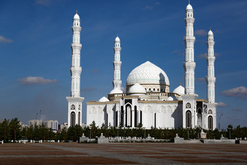 Fototapeta na wymiar Hazrat Sultan Mosque In NurSultan Astana City