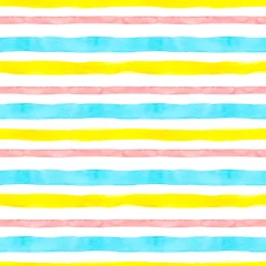 Papier Peint photo Rayures horizontales Modèle sans couture aquarelle mignon lumineux avec des bandes et des lignes horizontales roses, jaunes et bleues sur fond blanc. Imprimé décoratif à rayures, ambiance vacances d& 39 été.