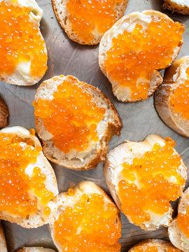 salmon soe butterbrots on tray