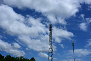 Obraz premium Telecommunication Tower Antennas High Pole Signal Transmission Both Wireless Phone 