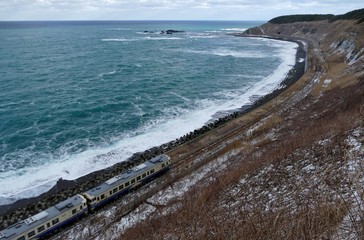 《五能線が走る風景（冬）》青森県深浦町