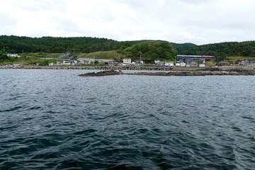 Fototapeta premium 《五能線が走る風景 (晴れ)》青森県深浦町