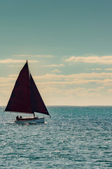 Obraz na płótnie Canvas Couta Boat in Sun vert