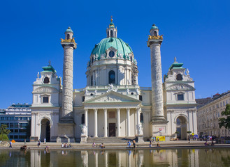 Fototapeta na wymiar Karlskirche Church in Vienna, Austria