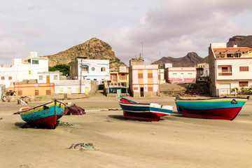 Fototapeta na wymiar Fisherboote bei Sao Pedro, Sao Vicente, Cape Verde