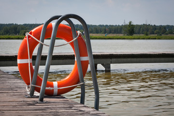 Koło ratunkowe na pomoście  © Mariusz Stoszewski