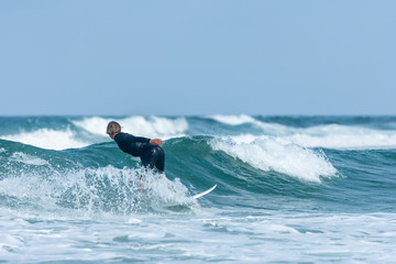 LACANAU (Gironde, France), surfeur en action