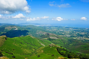 Fototapeta premium Paysage montagne en été