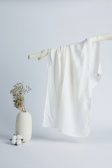 White cotton towel. Using pure cotton yarn as raw material, moisture absorption, breathability, comfort and beauty