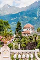 Meran, Kurhaus, Kurpromenade, Postbr&uuml;cke, Etschtal, Vinschgau, S&uuml;dtirol, Sommer, Italien