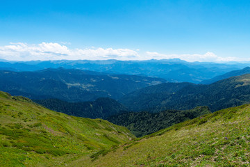 Fototapeta na wymiar panorama paesaggio cime di monti