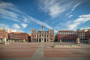 Plaza mayor de Valladolid	 con el Ayuntamiento en España