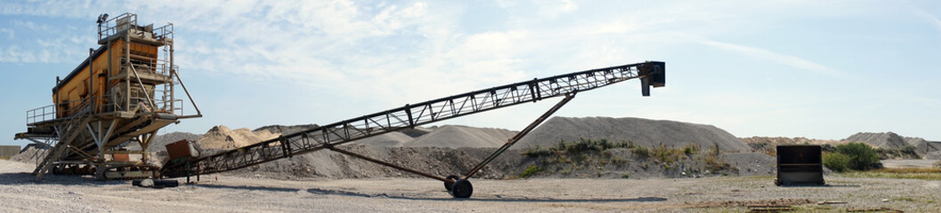 Long conveyor