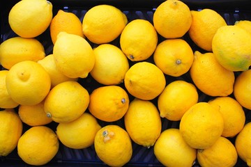 lemons in the market