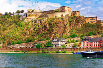 Festung Ehrenbreitstein in Koblenz an Monument Deutsches Eck mit Rhein in Rheinland-Pfalz Oberes...
