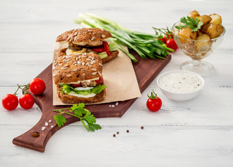 Sandwich with Chicken and Vegetables