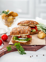 Sandwich with Chicken and Vegetables