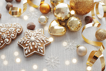 Fototapeta na wymiar christmas ornaments and gingerbread cookies