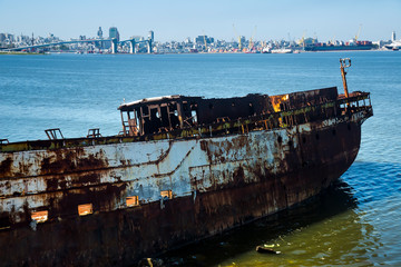 Contrast views of Montevideo port