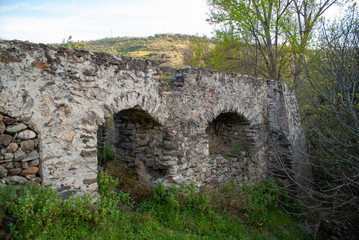 Fototapeta na wymiar ruinas del molino de la Venta Pesetas