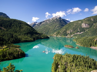 Obraz na płótnie Canvas lake in mountains