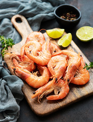 Shrimps served with lemon