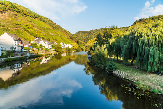 Lahn 이미지 – 찾아보기 8,148 스톡 사진, 벡터 및 비디오 | Adobe Stock