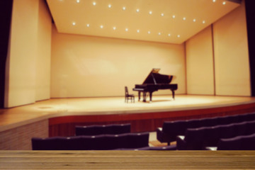 音楽ホール、ステージ、ピアノ、コンサート