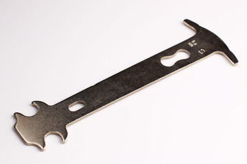 Bicycle chain tension measuring tool