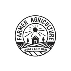 Obraz premium Rustic farming circle badge with farm field and ranch illustration