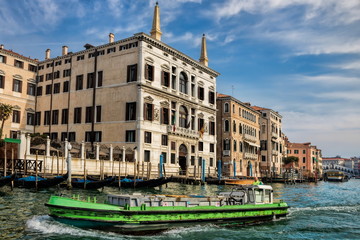 palazzo coccina tiepolo papadopoli am canal grande in venedig, italien