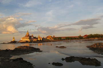 GOLDEN ROCK Pagoda, Kyite Htee Yoe, Myanmar.