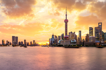Obraz premium Shanghai skyline and modern urban buildings at sunrise,China.
