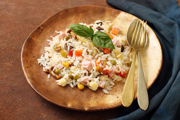 cibo Italiano insalata di riso con verdure