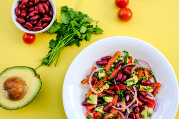 Vegetarian Avocado and Kidney Bean Summer Salad