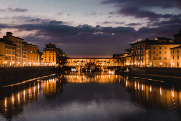 Fototapeta na wymiar Ponte Vecchio at night