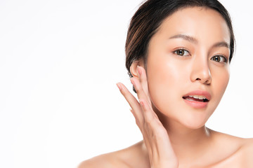 Obraz na płótnie Canvas Beautiful Young Asian Woman with Clean Fresh Skin,