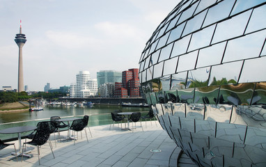 Blick auf den Medienhafen Düsseldorf