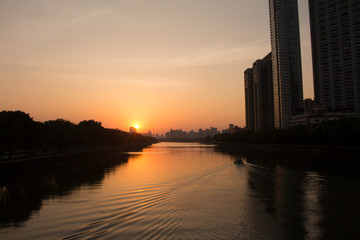 Fototapeta premium sunset over city