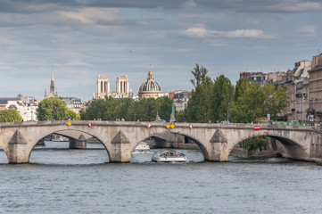 Vue de Paris depuis le pont Royal
