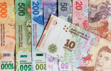 Pesos Argentinos, Distintos billetes con nuevos diseños de la moneda Argentina. 