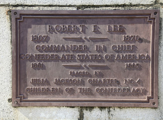 Plaque on the Lee Monument on Lee Circle at New Orleans