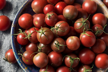 Raw Red Heirloom Cherry Tomatoes
