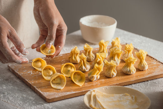 Making of boiled wontons