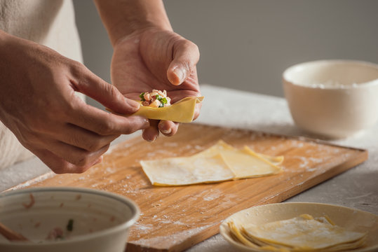 Making of boiled wontons