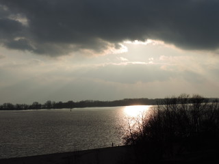 Sonne in den Wolken
