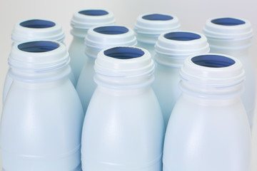 Bouteille en plastique blanc